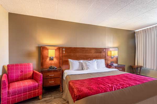  - Econo Lodge Fredonia