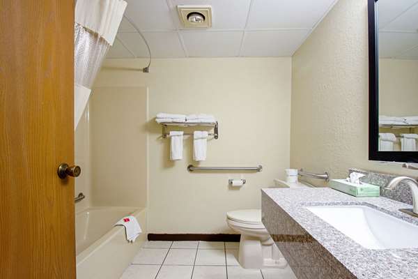  - Econo Lodge Inn & Suites Wisconsin Dells - I-90 & I-94, Exit 87