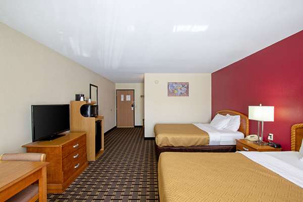  - Econo Lodge Inn & Suites Wisconsin Dells - I-90 & I-94, Exit 87