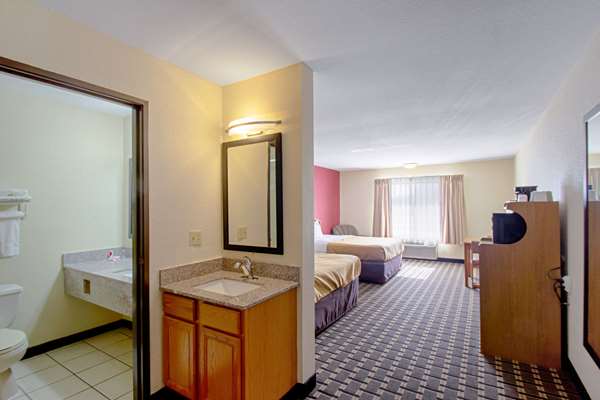  - Econo Lodge Inn & Suites Wisconsin Dells - I-90 & I-94, Exit 87