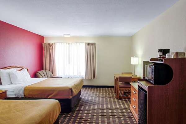 Suite - Econo Lodge Inn & Suites Wisconsin Dells - I-90 & I-94, Exit 87
