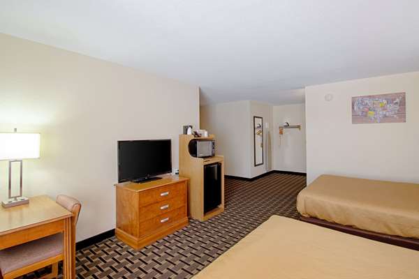 Suite - Econo Lodge Inn & Suites Wisconsin Dells - I-90 & I-94, Exit 87