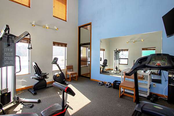 Fitness/ Exercise Room - Econo Lodge Inn & Suites Wisconsin Dells - I-90 & I-94, Exit 87