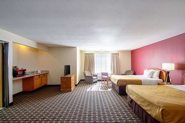 Suite - Econo Lodge Inn & Suites Wisconsin Dells - I-90 & I-94, Exit 87