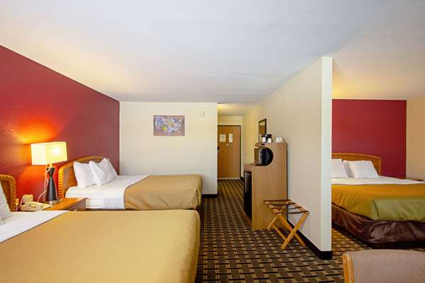 Suite - Econo Lodge Inn & Suites Wisconsin Dells - I-90 & I-94, Exit 87