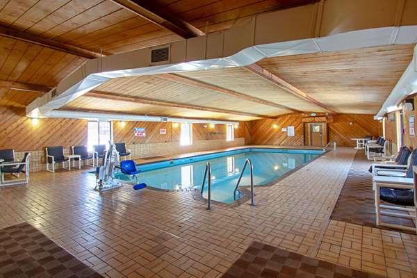 Pool - Econo Lodge Inn & Suites Wisconsin Dells - I-90 & I-94, Exit 87