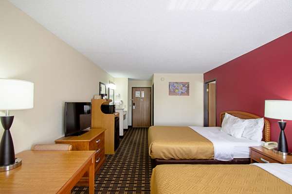 Suite - Econo Lodge Inn & Suites Wisconsin Dells - I-90 & I-94, Exit 87