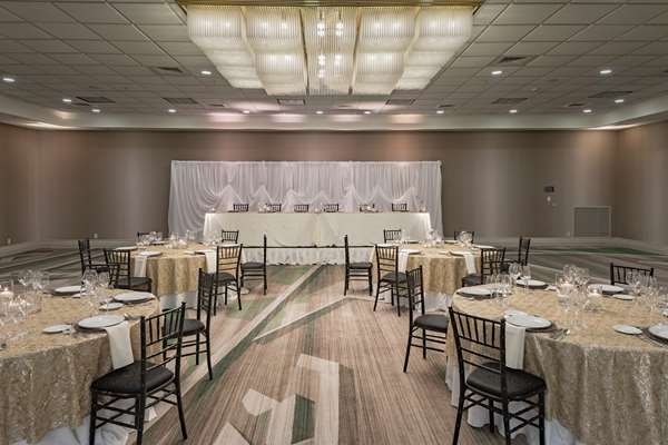 Restaurant - Hilton Hotel Birmingham at UAB