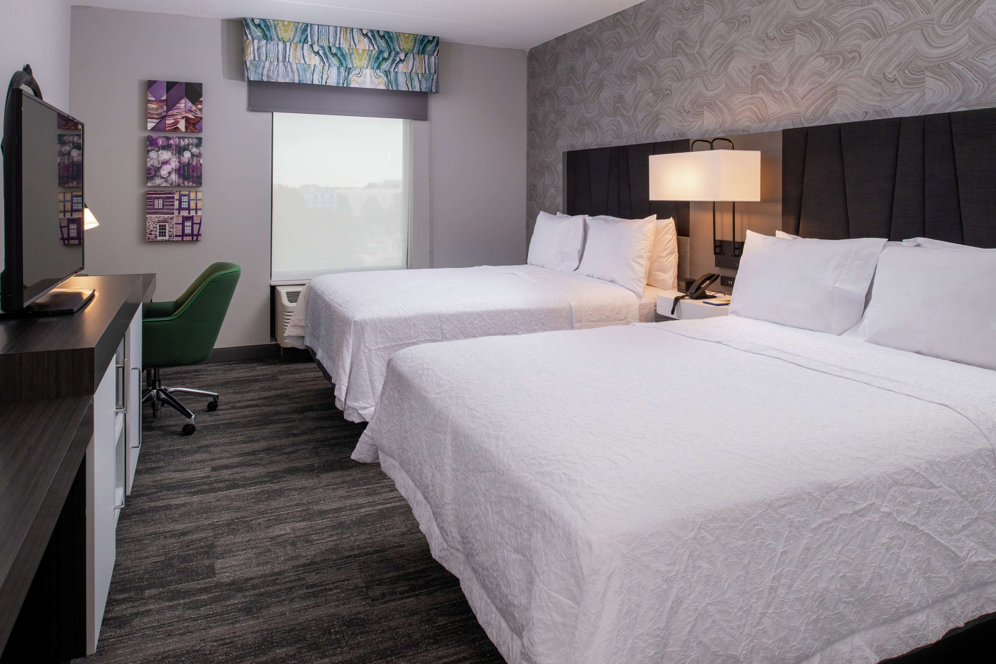 Hampton Inn & Suites by Hilton Winston-Salem Downtown Room Type - 2QNS W  FRIDGE MICROWAVE