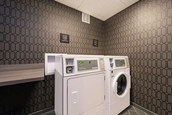  - Hampton Inn & Suites Downtown Winston-Salem