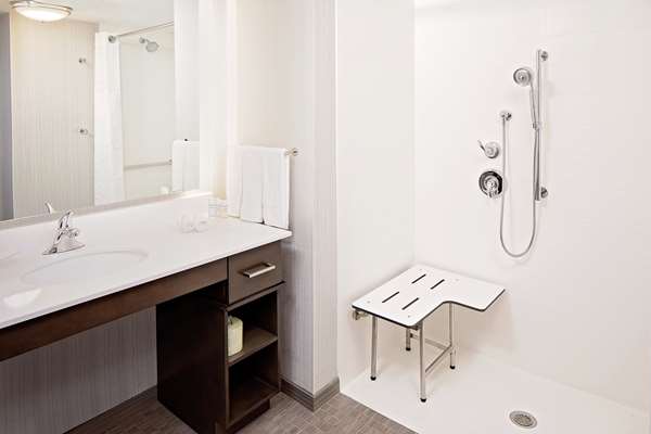  - Homewood Suites by Hilton Ronkonkoma - I-495, Exit 60