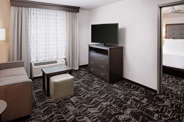  - Homewood Suites by Hilton Ronkonkoma - I-495, Exit 60