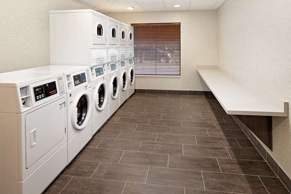  - Homewood Suites by Hilton Ronkonkoma - I-495, Exit 60