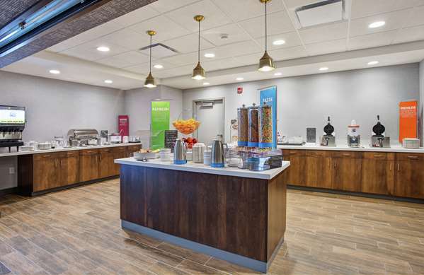 Restaurant - Hampton Inn & Suites Simpsonville