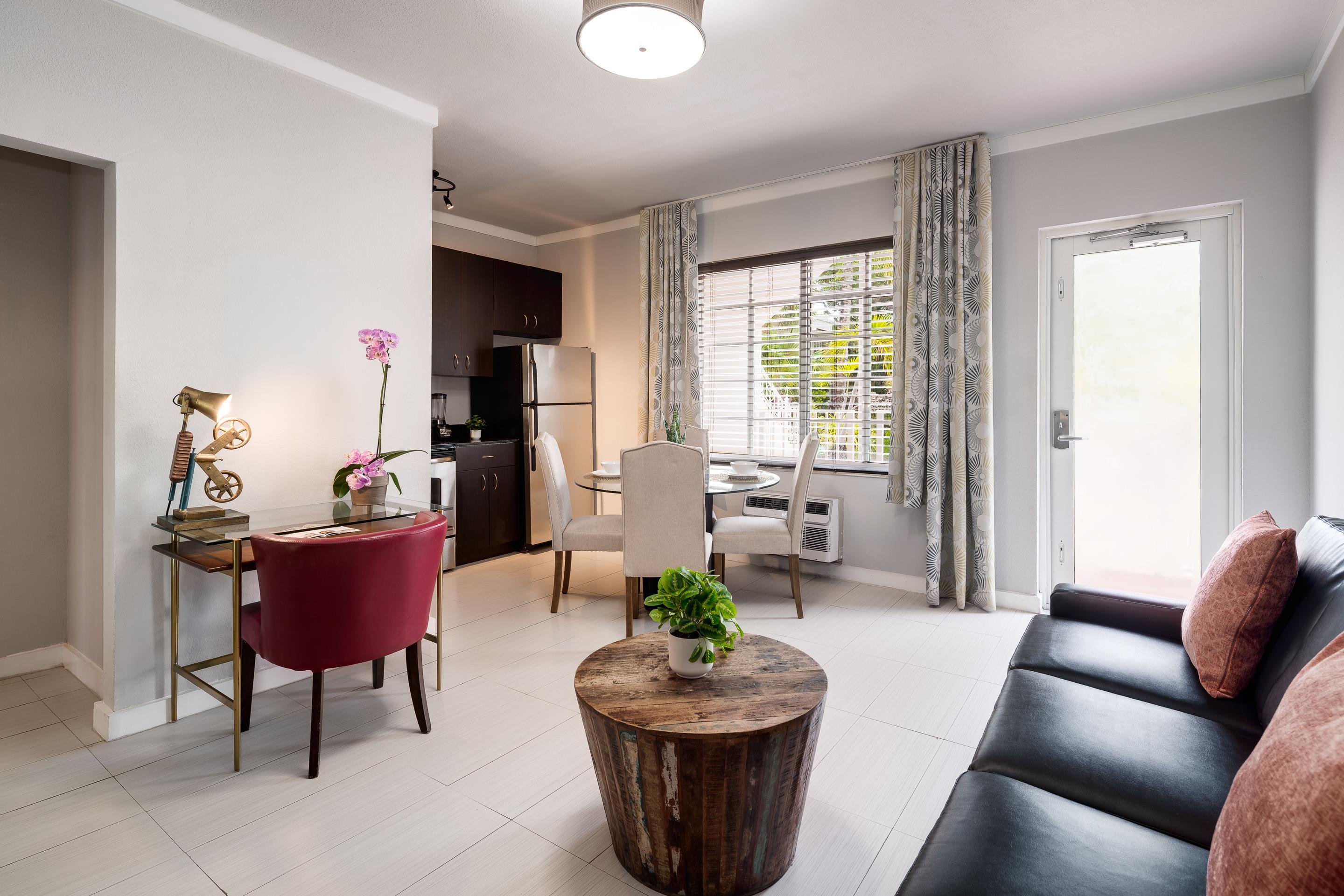 Tradewinds Hotel One Bedroom Pool View Queen Living Room amp Kitchen
