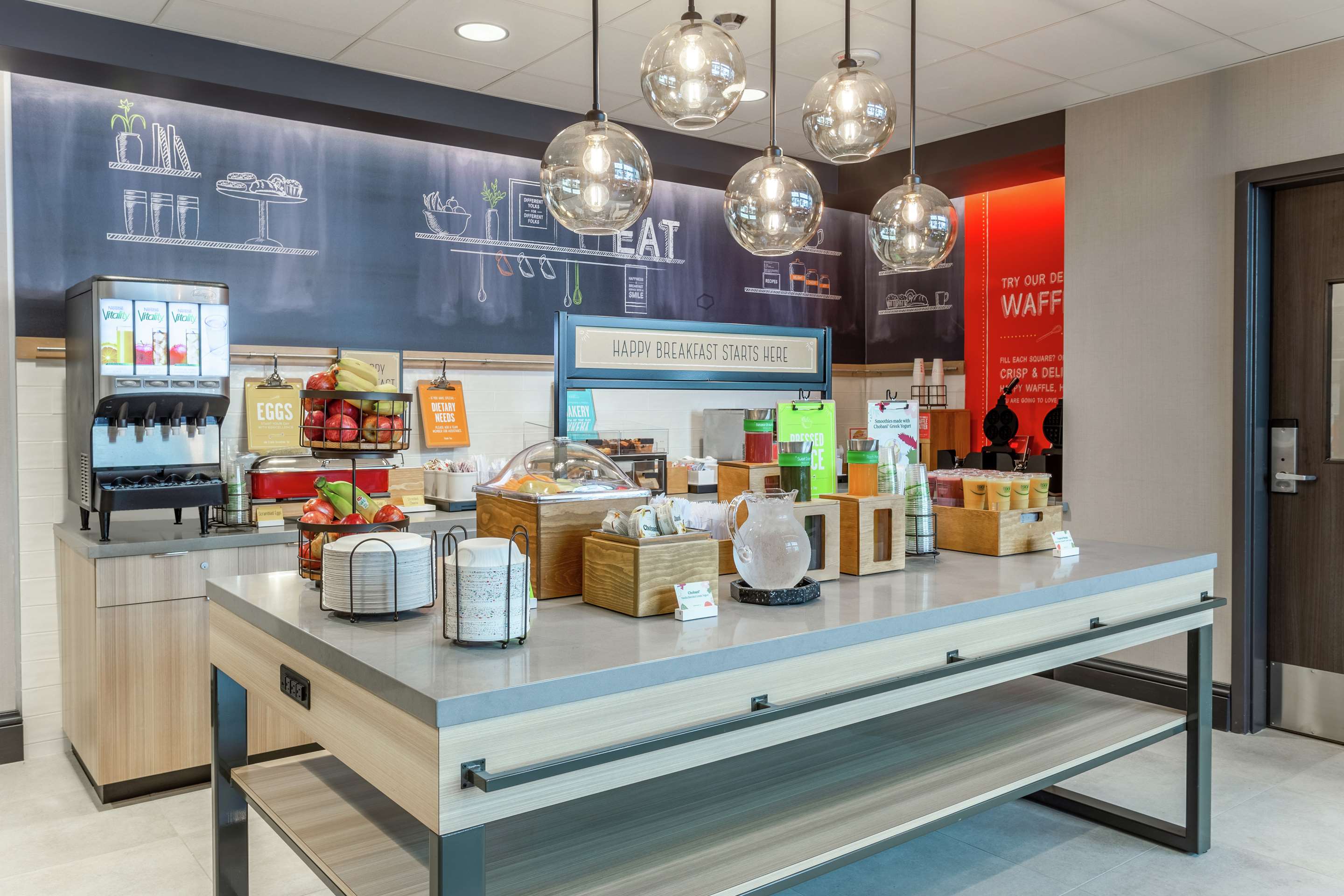 Breakfast Area | Hampton Inn Oakland Downtown-City Center