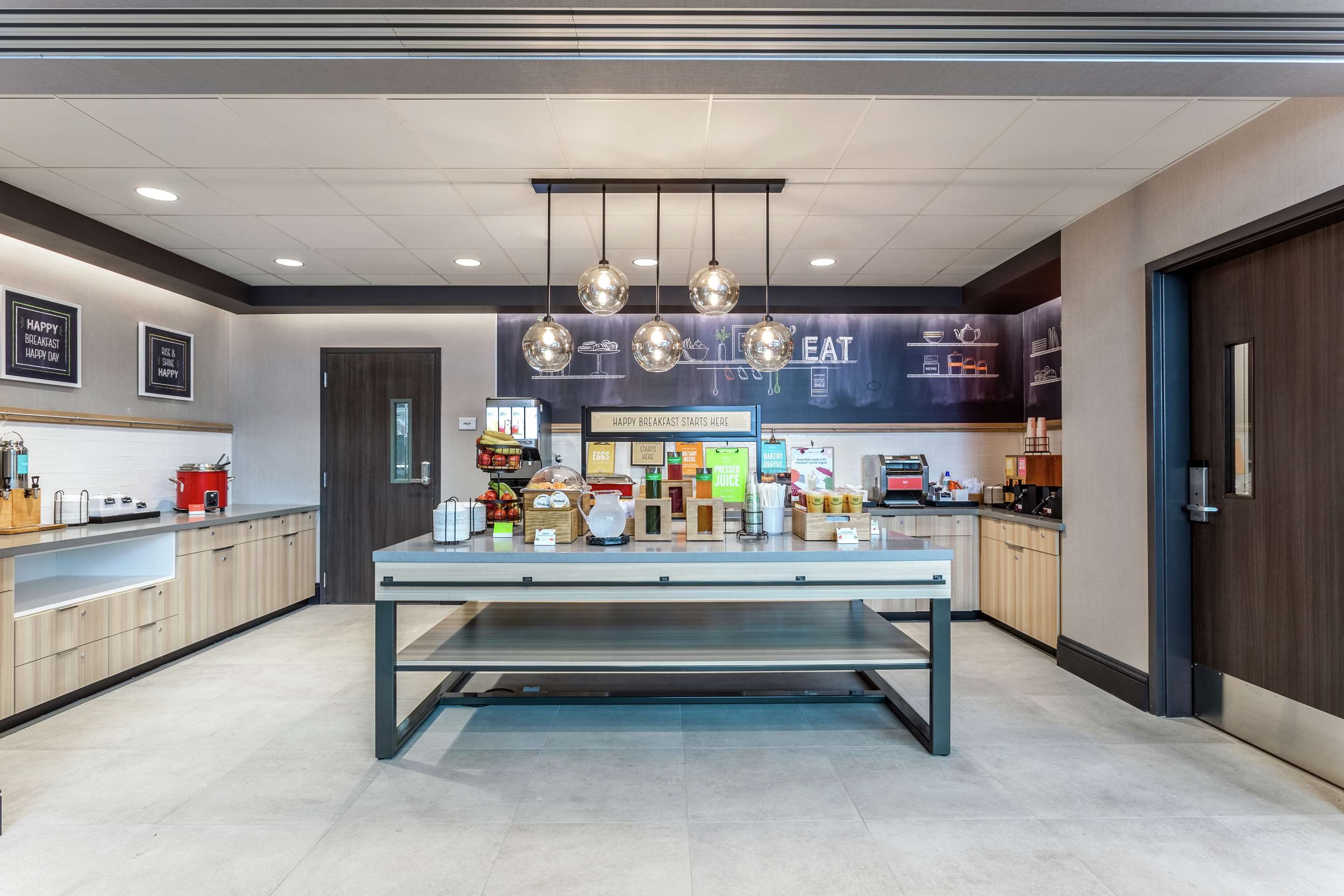 Breakfast Area | Hampton Inn Oakland Downtown-City Center