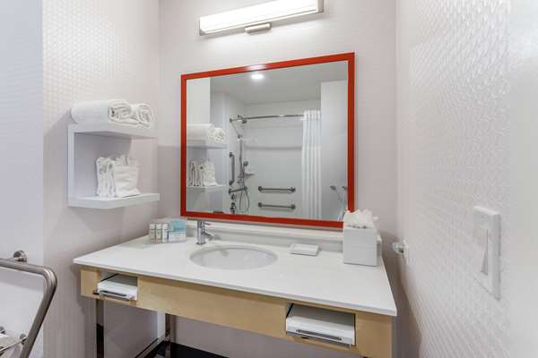  - Hampton Inn Downtown City Center Oakland