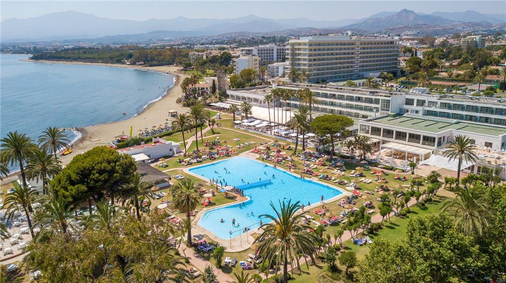 SOL MARBELLA ESTEPONA ATALAYA PARK-guestroom-Guest Room,Guest Room Amenity,Pool,Architecture,Off-Site,On-Site,Outdoor/Exterior,Local Area,People,Beach,View from above,Waterfront,Exterior View of Building.jpg