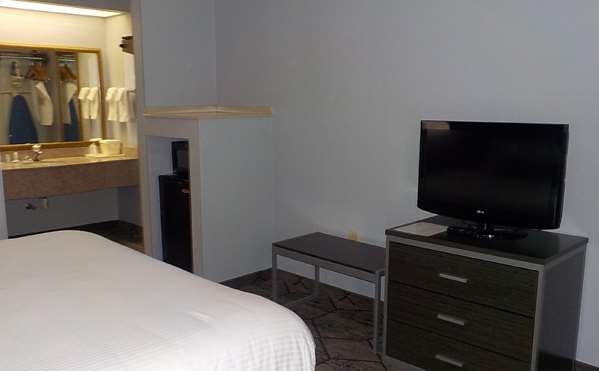  - SureStay Plus Hotel by Best Western AFB Warner Robins