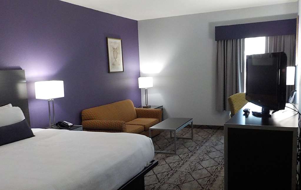 SureStay Plus by Best Western Warner Robins AFB-guestroom-Guest Room,Suite,On-Site.jpg