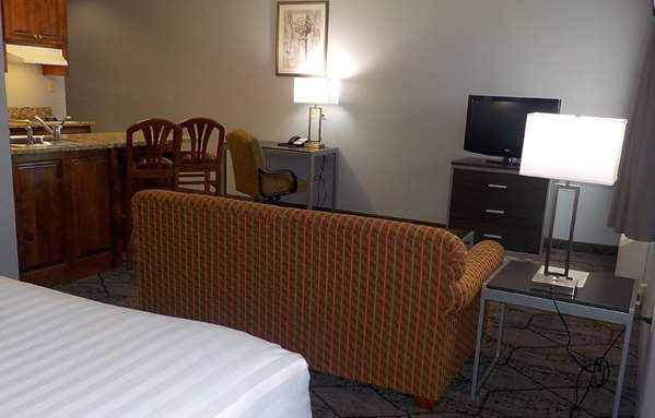 Suite - SureStay Plus Hotel by Best Western AFB Warner Robins