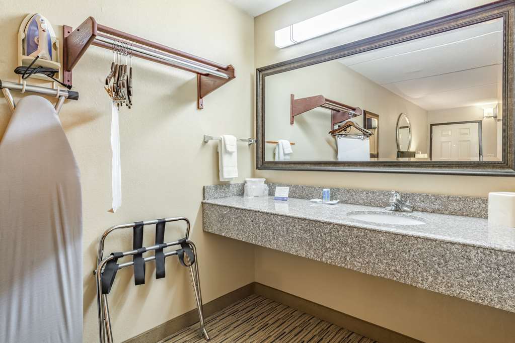 SureStay by Best Western Tupelo North-guestroom-Guest Room,Bathroom,On-Site.jpg