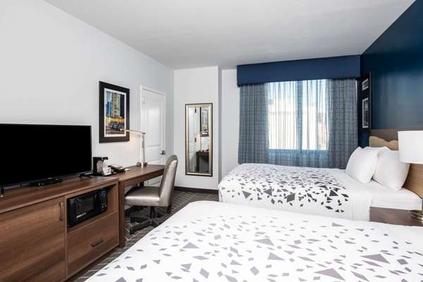  - La Quinta Inn & Suites Long Island City