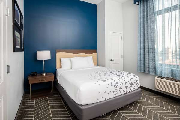  - La Quinta Inn & Suites Long Island City