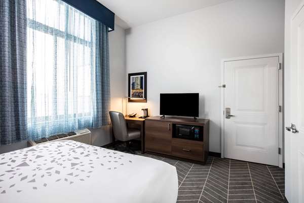  - La Quinta Inn & Suites Long Island City