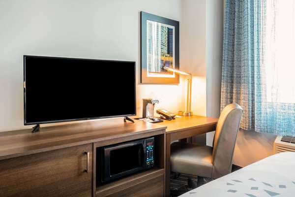  - La Quinta Inn & Suites Long Island City