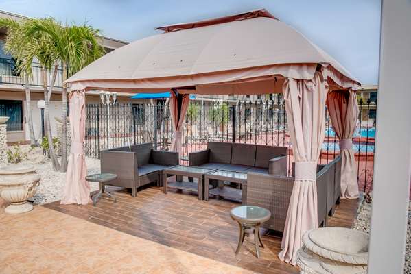 Pool - Super 8 Motel St Petersburg