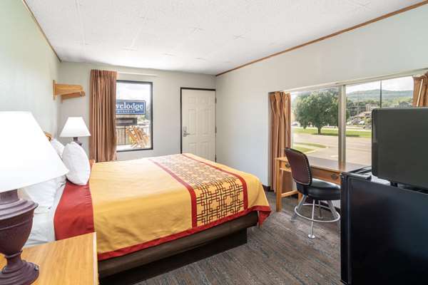  - Travelodge Factory Outlets Pigeon Forge