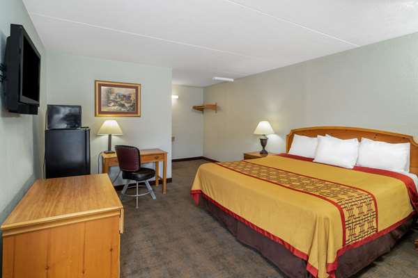  - Travelodge Factory Outlets Pigeon Forge