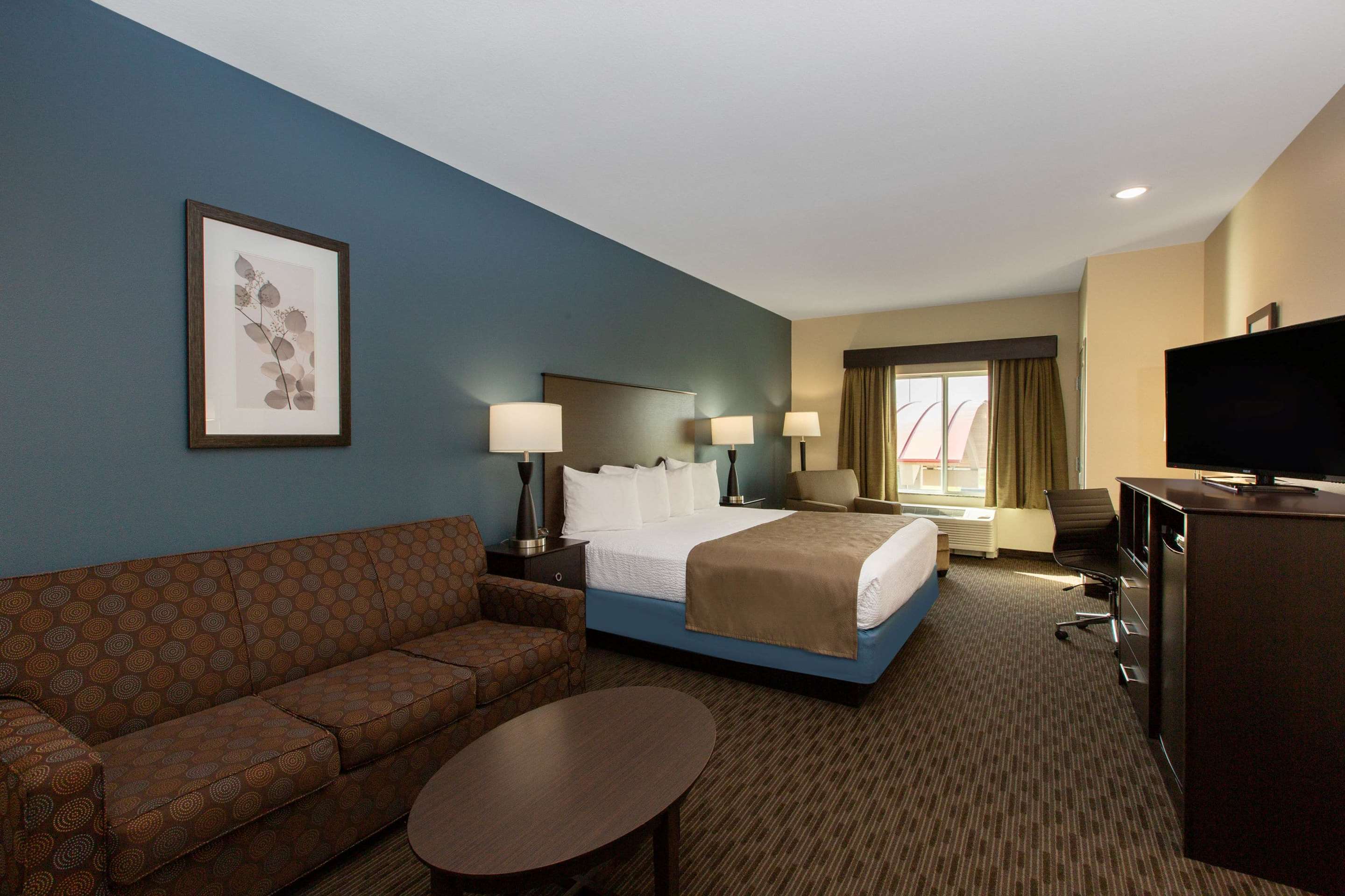 Guest room | AmericInn by Wyndham Sioux Falls North