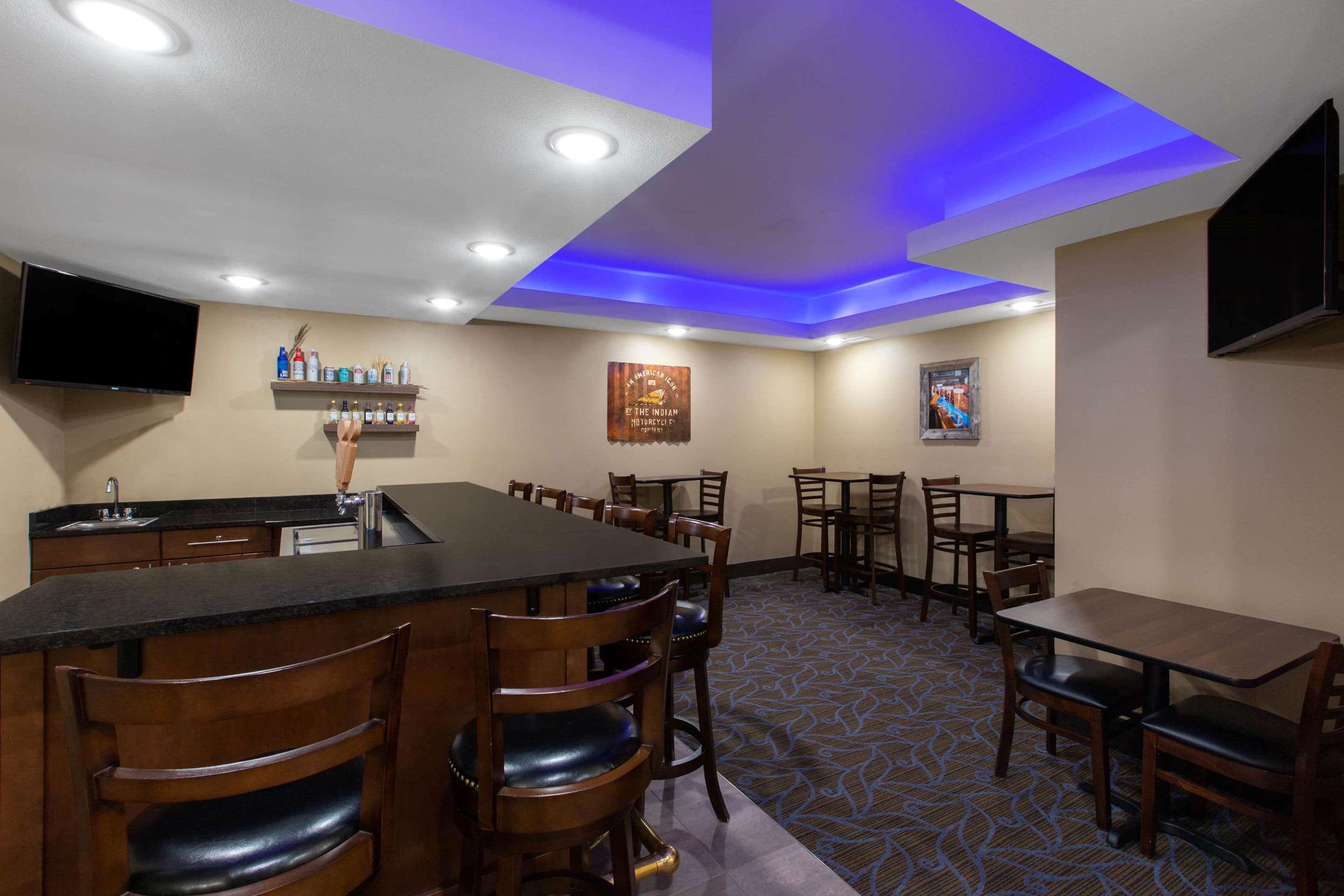 BarLounge | AmericInn by Wyndham Sioux Falls North