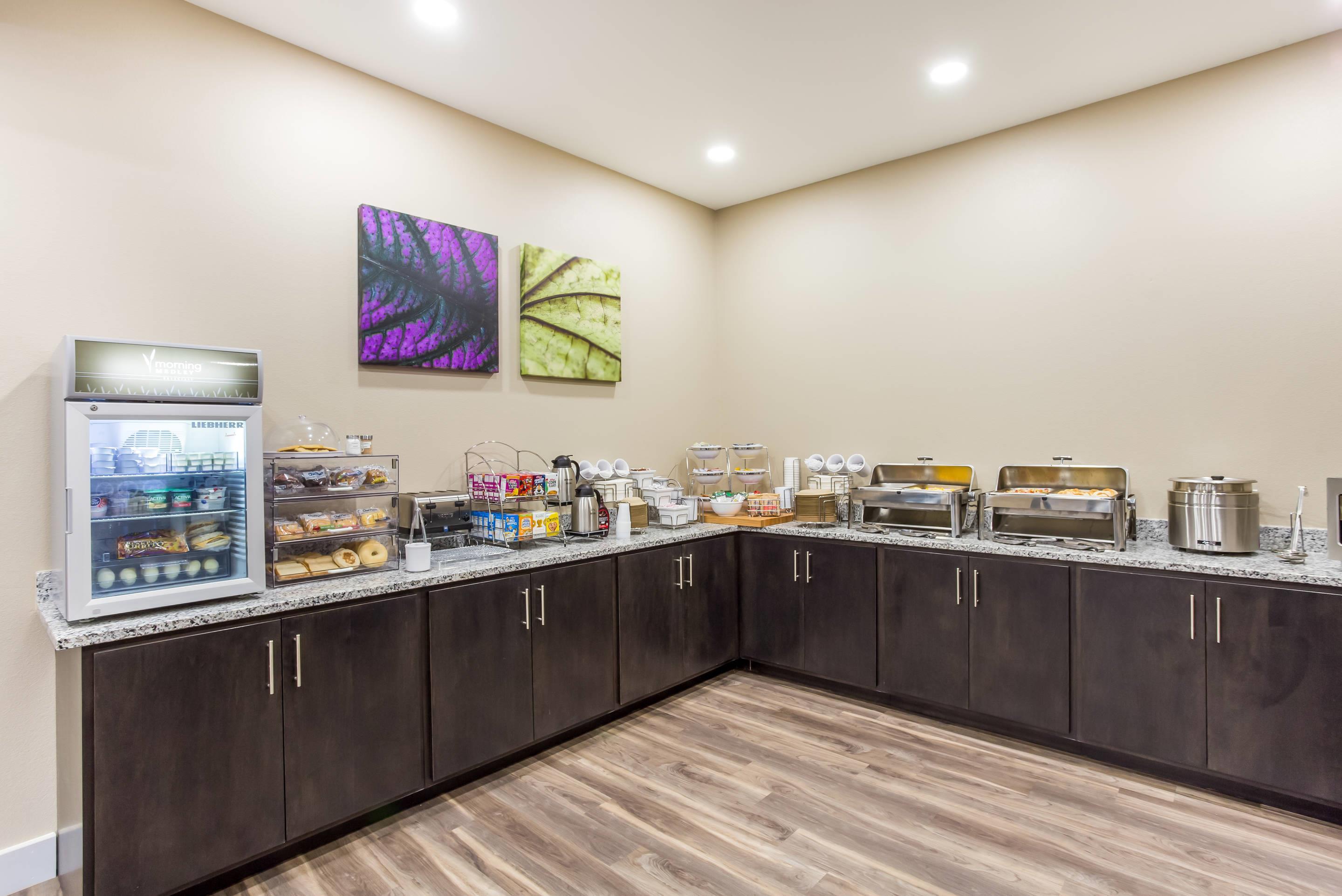 Breakfast area | MainStay Suites Logan Ohio-Hocking Hills