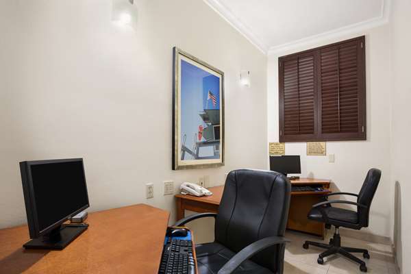 Conference Area - SureStay Hotel by Best Western Santa Monica - I-10, Exit 2