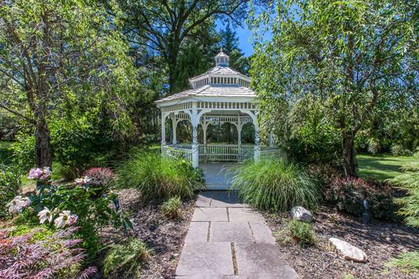  - Baymont Inn & Suites Pompton Plains