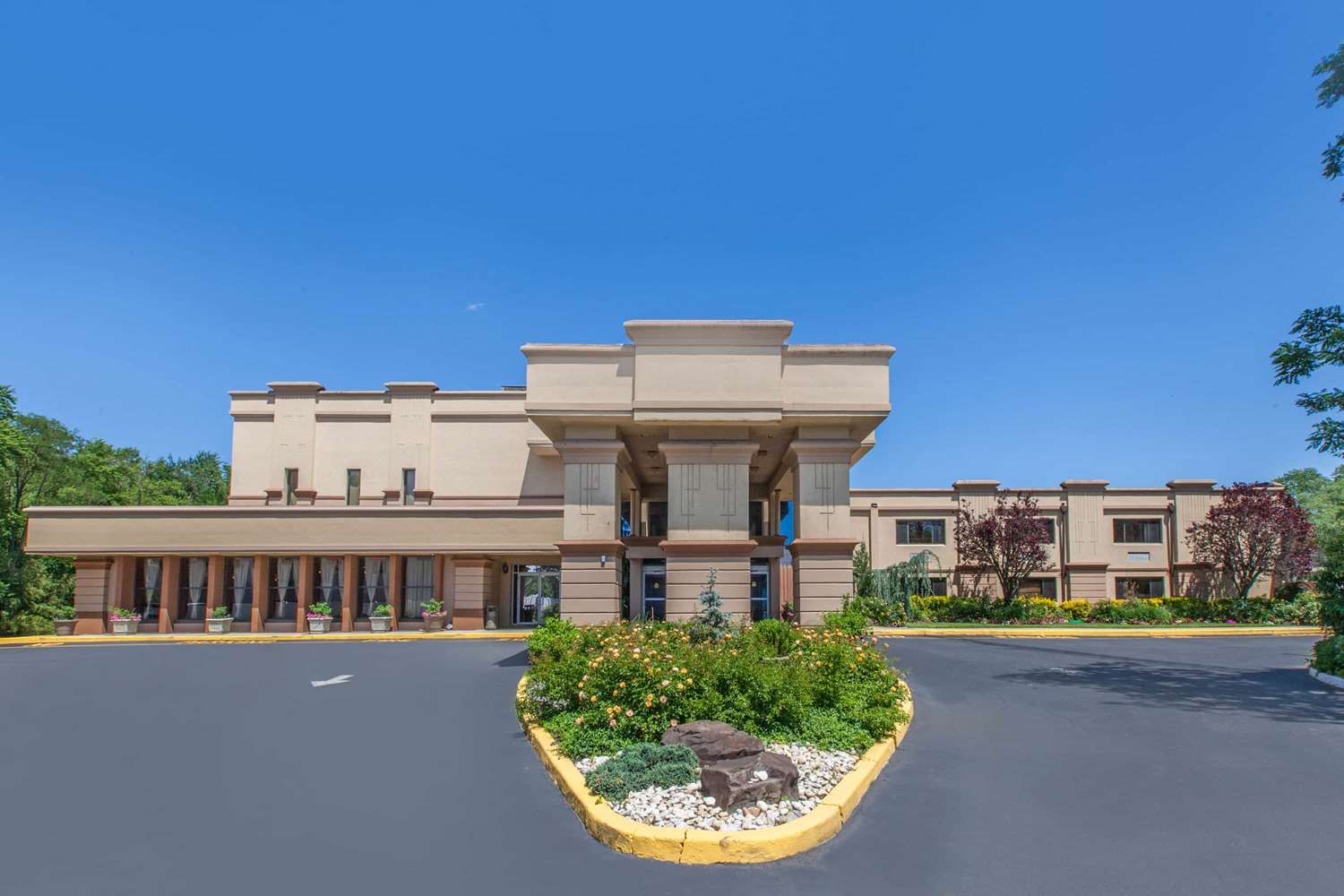 Baymont Inn & Suites Pompton Plains, NJ See Discounts