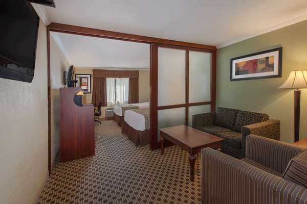 Suite - Baymont Inn & Suites Pompton Plains