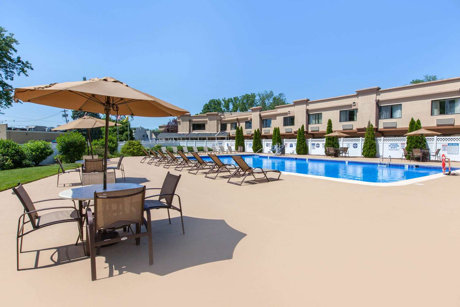 Baymont Inn & Suites Pompton Plains, NJ See Discounts