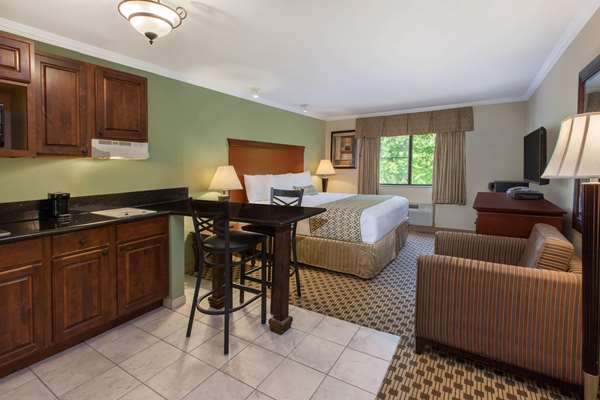 Suite - Baymont Inn & Suites Pompton Plains