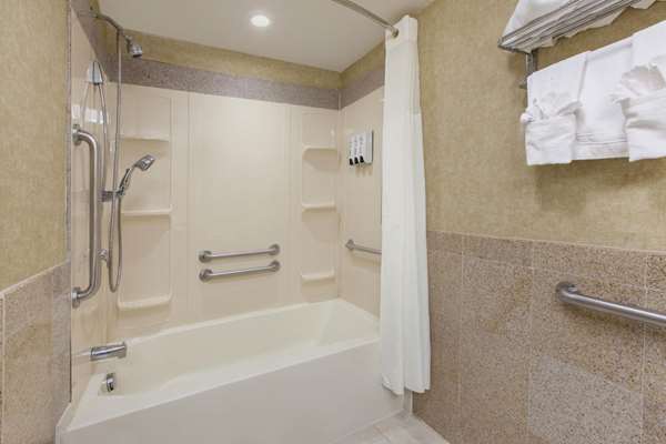  - Baymont Inn & Suites Pompton Plains