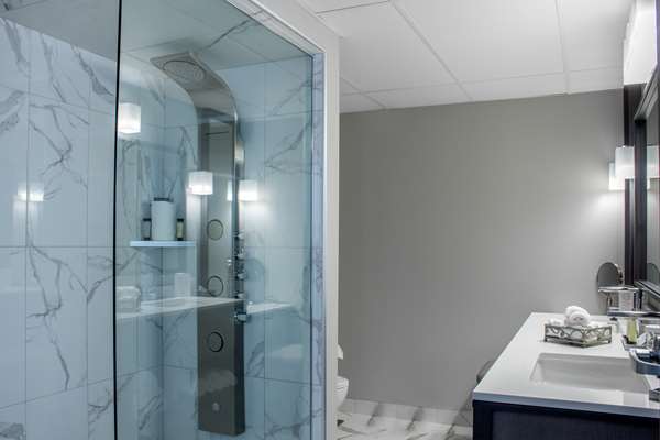  - Chateau Moncton Hotel