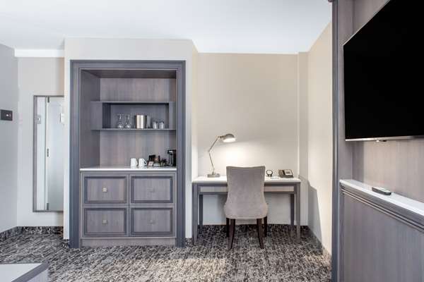  - Chateau Moncton Hotel