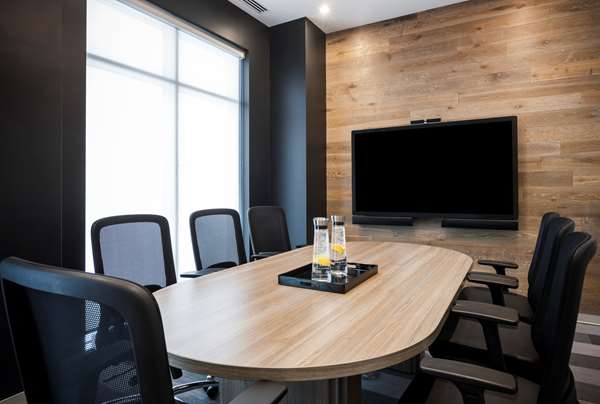  - Imperia Hotel & Suites Boucherville