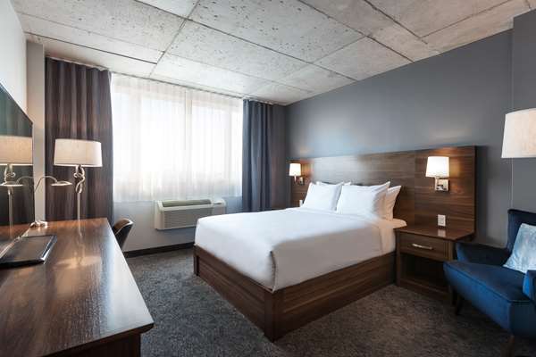  - Imperia Hotel & Suites Boucherville