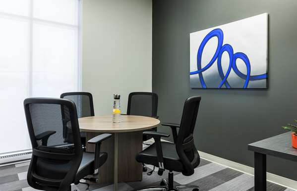  - Imperia Hotel & Suites Boucherville