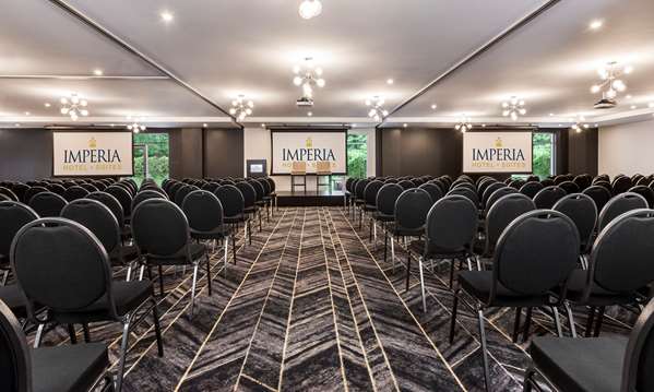  - Imperia Hotel & Suites Boucherville